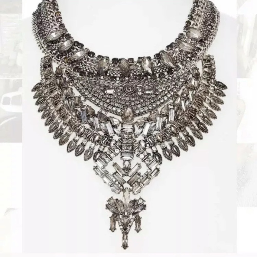 DYLANLEX SVAROVSKI CRYSTAL STATEMENT NECKLACE - Picture 4 of 5